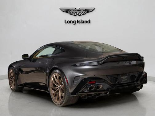 2025 Aston Martin Vantage Base