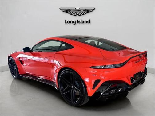 2025 Aston Martin Vantage Base