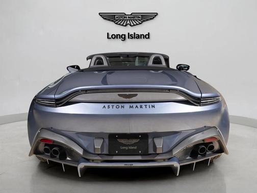 2022 Aston Martin Vantage Base