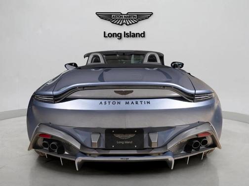 2022 Aston Martin Vantage 