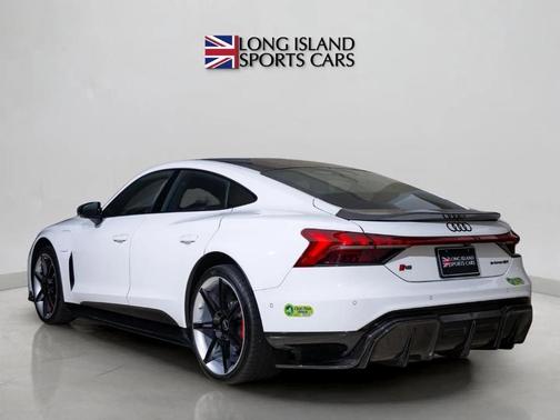2022 Audi RS e-tron GT Base