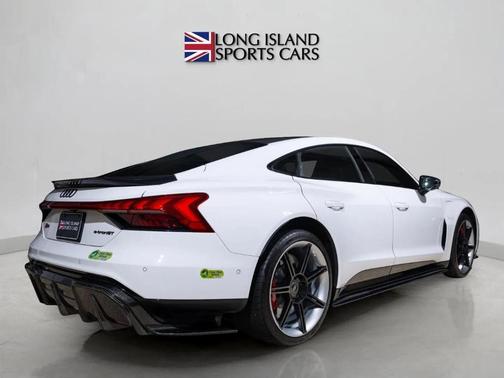 2022 Audi RS e-tron GT Base