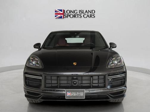 Jet Black Metallic 2022 Porsche Cayenne Turbo GT