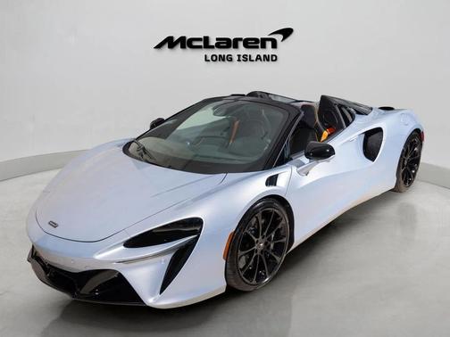 2026 McLaren Artura 