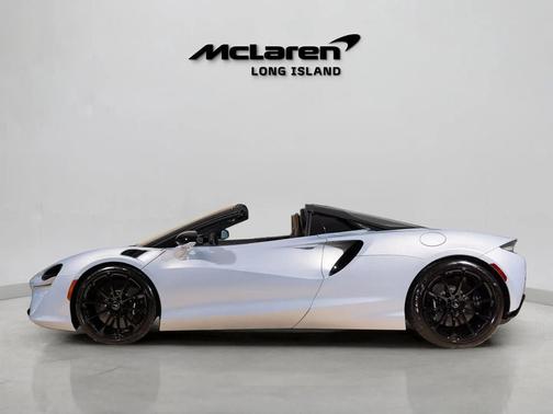 2026 McLaren Artura 