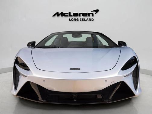 2026 McLaren Artura 