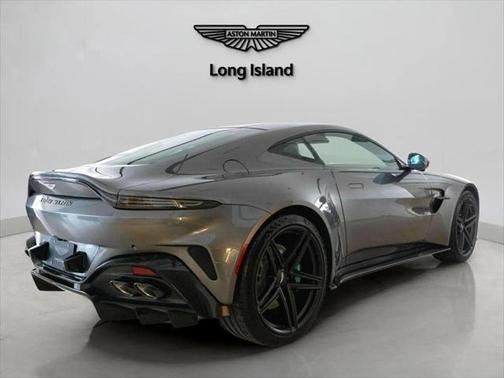 2025 Aston Martin Vantage Base
