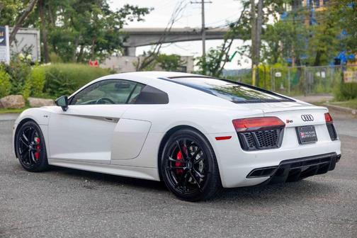 Ibis White 2018 Audi R8 5.2 V10