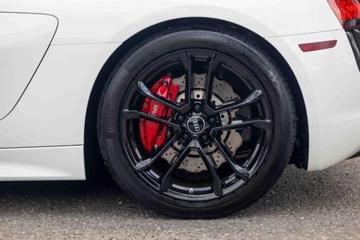 Ibis White 2018 Audi R8 5.2 V10