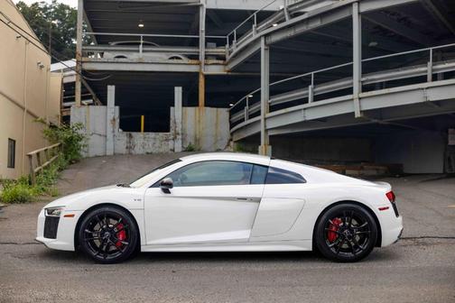Ibis White 2018 Audi R8 5.2 V10