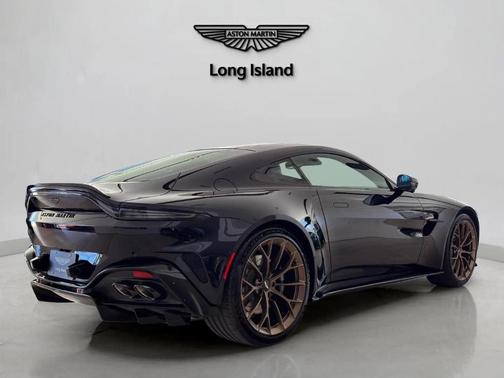 2026 Aston Martin Vantage Base