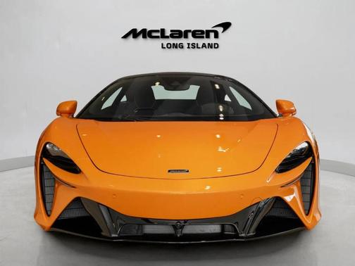 Ventura Orange 2026 McLaren Artura