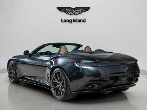 2025 Aston Martin DB12 Volante