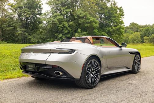 Spirit Silver 2024 Aston Martin DB12 Volante