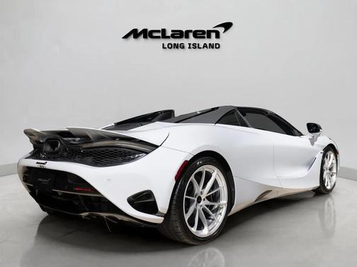 2026 McLaren 750S Base