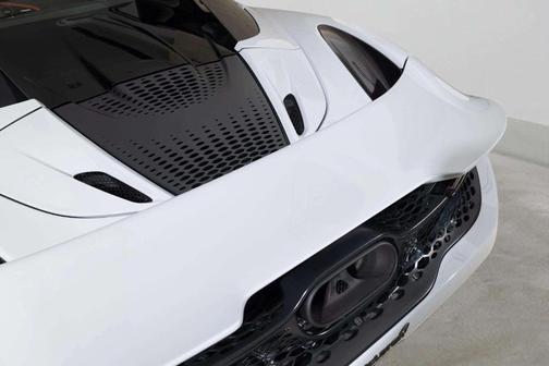 2026 McLaren 750S Base