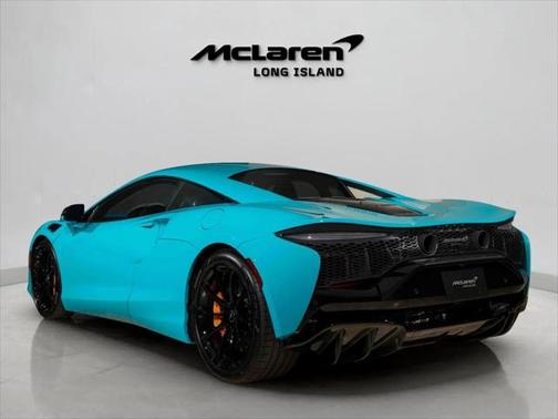 2025 McLaren Artura