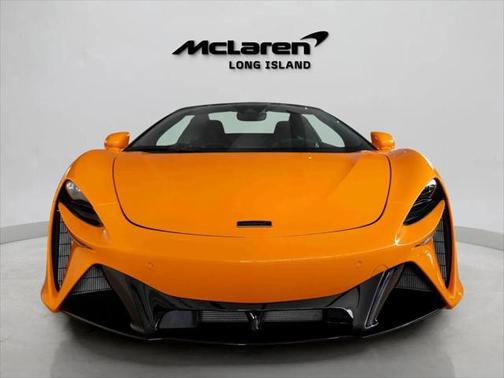 2025 McLaren Artura