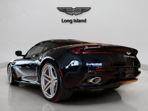 2024 Aston Martin DB12 Base