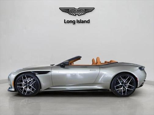 2025 Aston Martin DB12 Volante