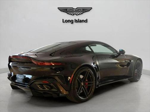2025 Aston Martin Vantage Base