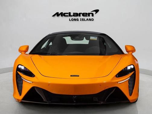 2023 McLaren Artura Performance