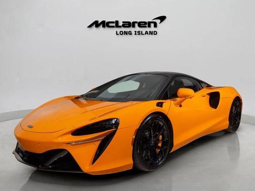 2023 McLaren Artura Performance