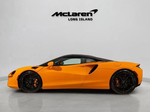 2023 McLaren Artura Performance