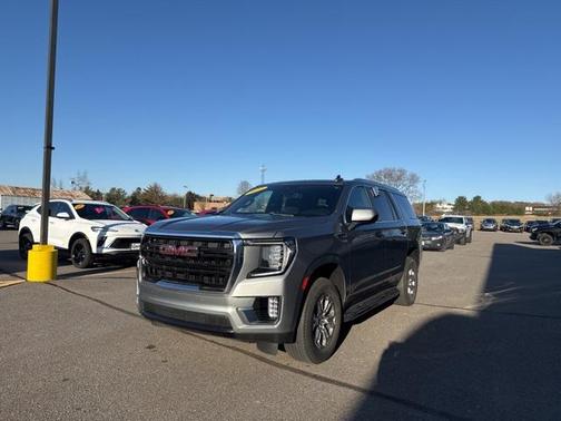 2023 GMC Yukon SLE