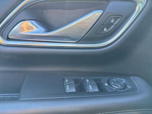 2023 GMC Yukon SLE