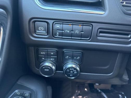 2023 GMC Yukon SLE