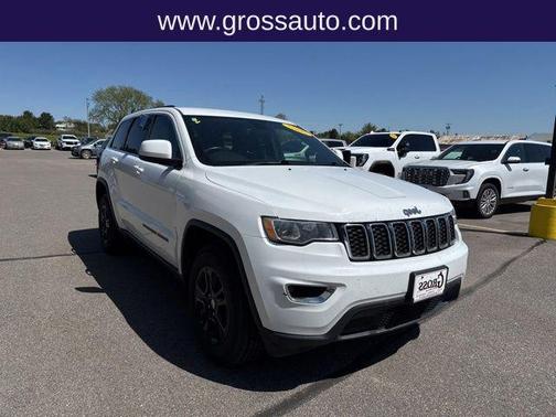 Bright White Clearcoat 2017 Jeep Grand Cherokee Laredo