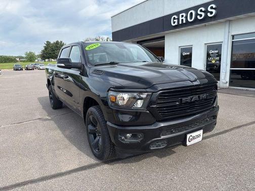 Diamond Black Crystal Pearlcoat 2019 RAM 1500 Big Horn