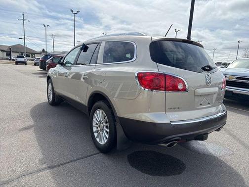 Gold Mist Metallic 2011 Buick Enclave 1XL
