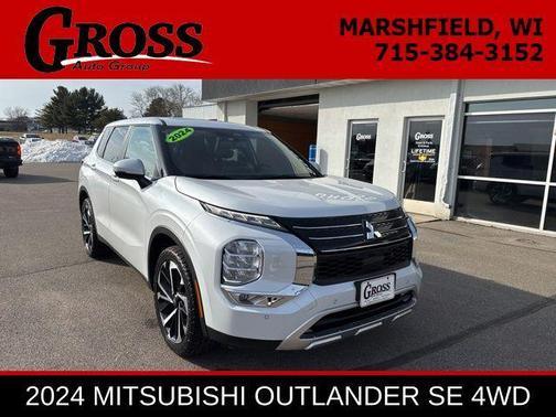 White Diamond 2024 Mitsubishi Outlander SE 2.5 S-AWC