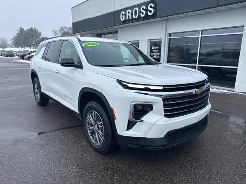 2025 Chevrolet Traverse LT