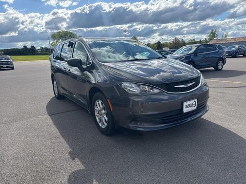 2020 Chrysler Voyager LX