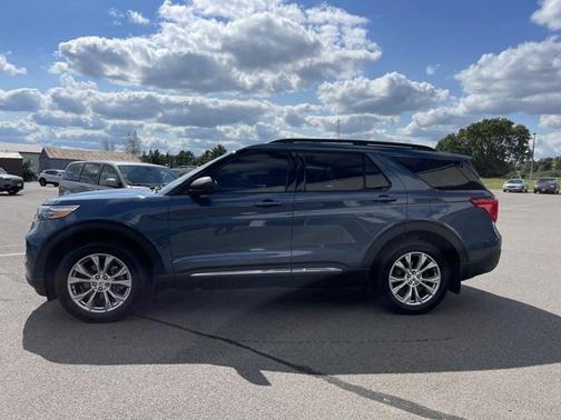 Blue Metallic 2020 Ford Explorer XLT