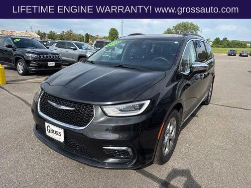 Brilliant Black Crystal Pearlcoat 2023 Chrysler Pacifica Limited