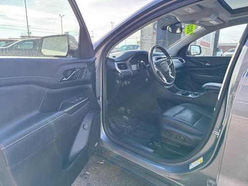 2022 GMC Acadia AWD SLT