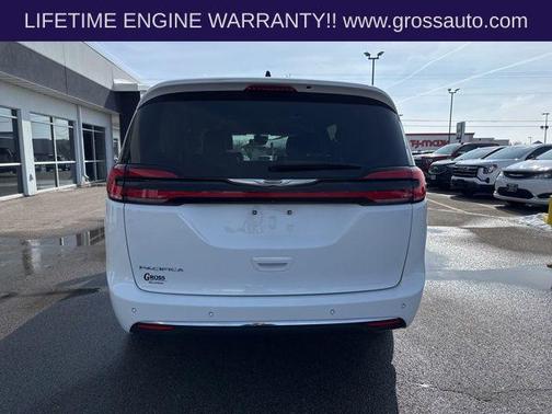 Bright White Clearcoat 2023 Chrysler Pacifica Touring L