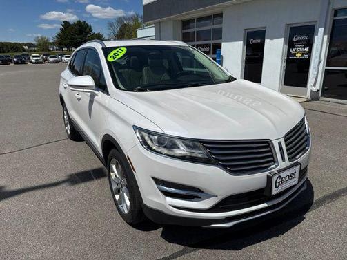 White Platinum Metallic Tri-Coat 2017 Lincoln MKC Select