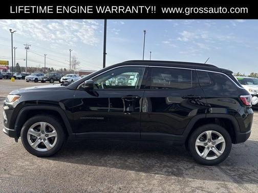 Diamond Black Crystal Pearlcoat 2024 Jeep Compass Latitude