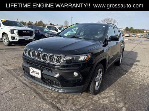 Diamond Black Crystal Pearlcoat 2024 Jeep Compass Latitude