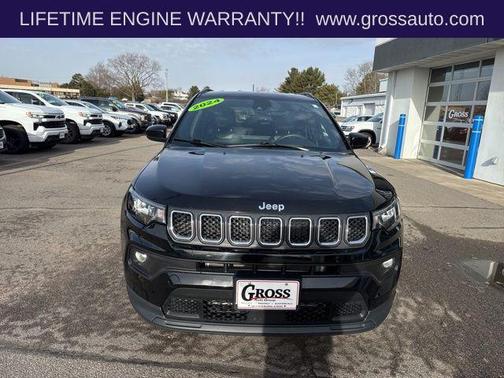 Diamond Black Crystal Pearlcoat 2024 Jeep Compass Latitude
