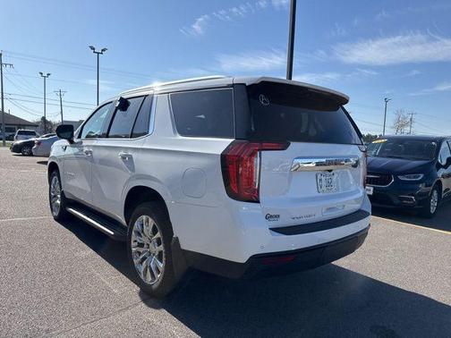 Summit White 2022 GMC Yukon SLE