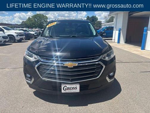 Mosaic Black Metallic 2021 Chevrolet Traverse LT Leather
