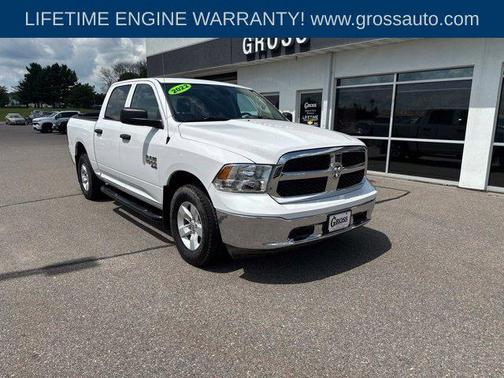 Bright White Clearcoat 2022 RAM 1500 Classic SLT