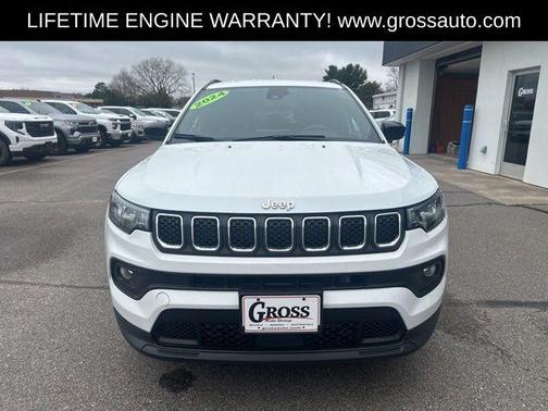 Bright White Clearcoat 2024 Jeep Compass Latitude