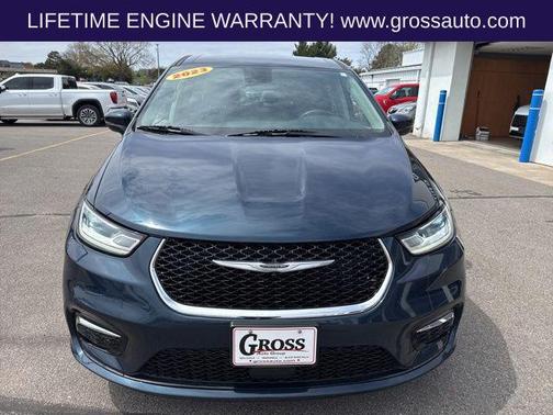 Fathom Blue Pearlcoat 2023 Chrysler Pacifica Touring L